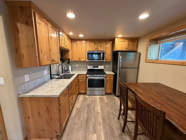 703 Modesto Ln — Photo 7
