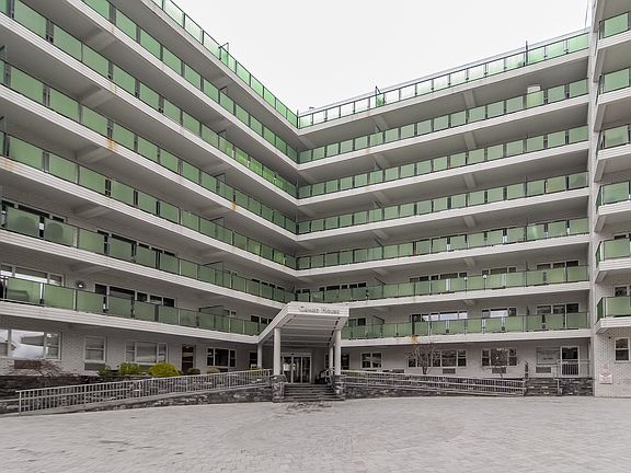 5th image of 300 Martine Ave APT 6A