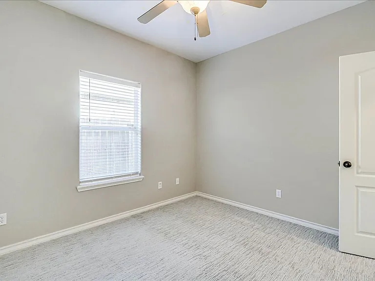 5810 Aava — Photo 45
