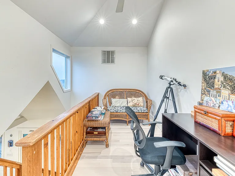 2430 Dignans Rd — Photo 18