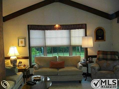 5 1171 N Ox Family Room.jpg