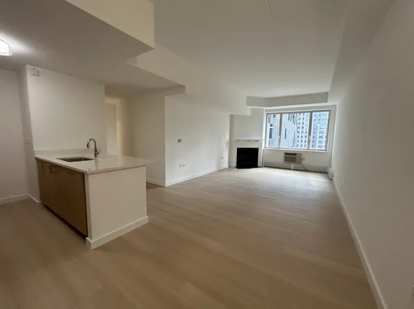 95 Worth Street image 1 of 15