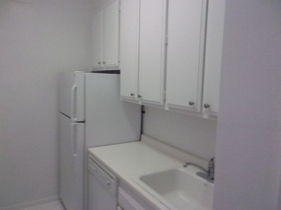 3rd image of 245 E 63rd St APT 1414
