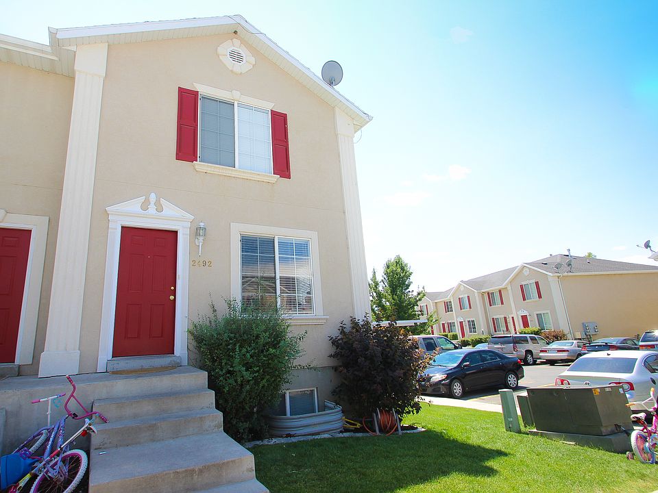 BEAUTIFUL TOWNHOUSE