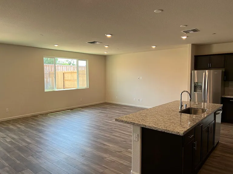 407 Cardini Ct — Photo 4
