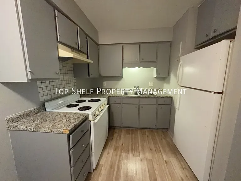 3119 Grand Ave #12 — Photo 2