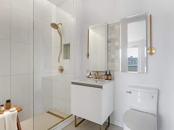 138-25 Barclay Avenue image 17 of 25