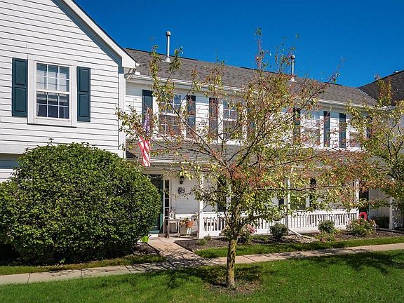 3rd image of 727 Pondview Dr #37