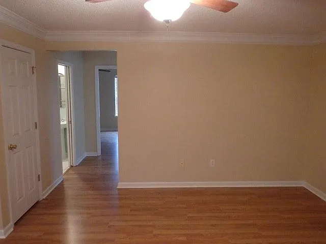3 bed, 1415 sqft, $2,400 — Photo 3