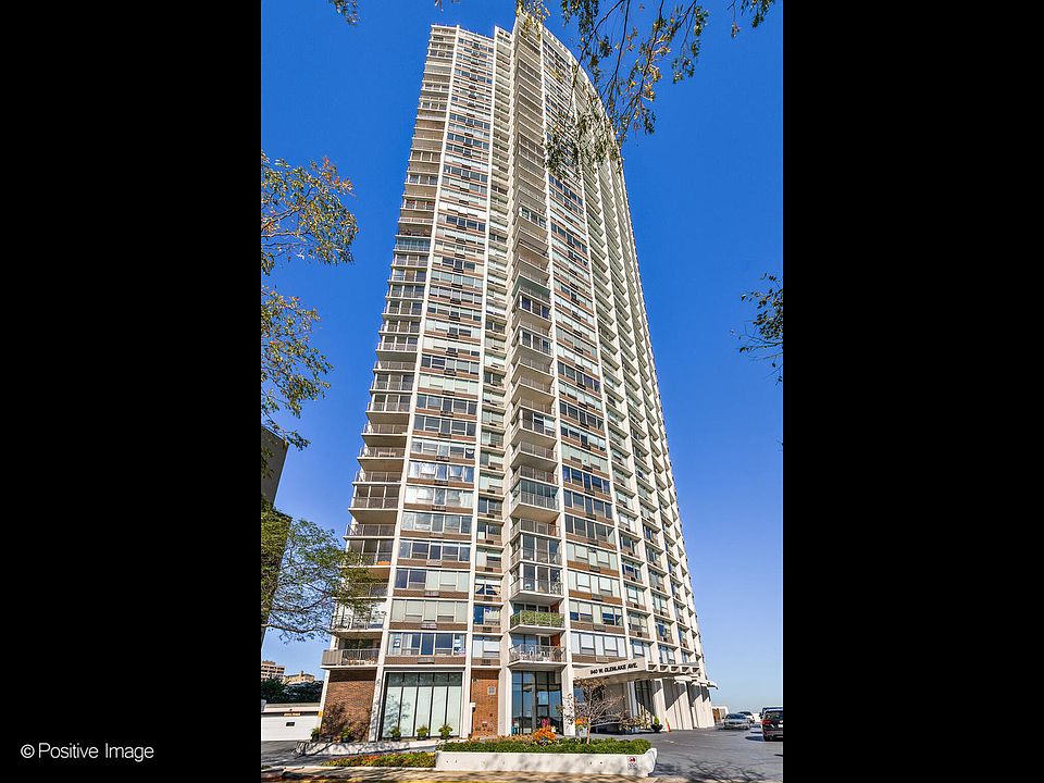 1st image of 940 W Glenlake Ave #30B