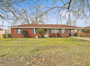 301 Montgomery St, Greenwood, MS 38930