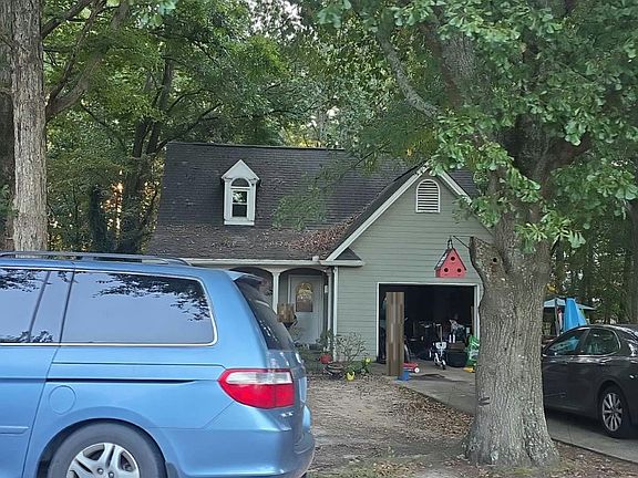 3rd image of 2675 Baramore Rd NE