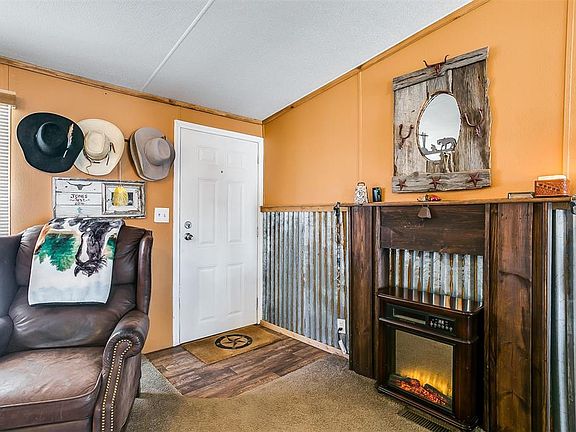 4th image of 838 County Road 3840