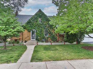 924 S Cambridge Ave, Elmhurst, IL