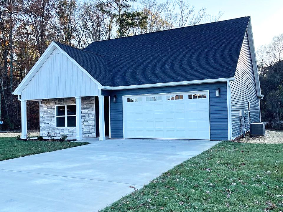 1st image of 3150A Pin Oaks Cir NE
