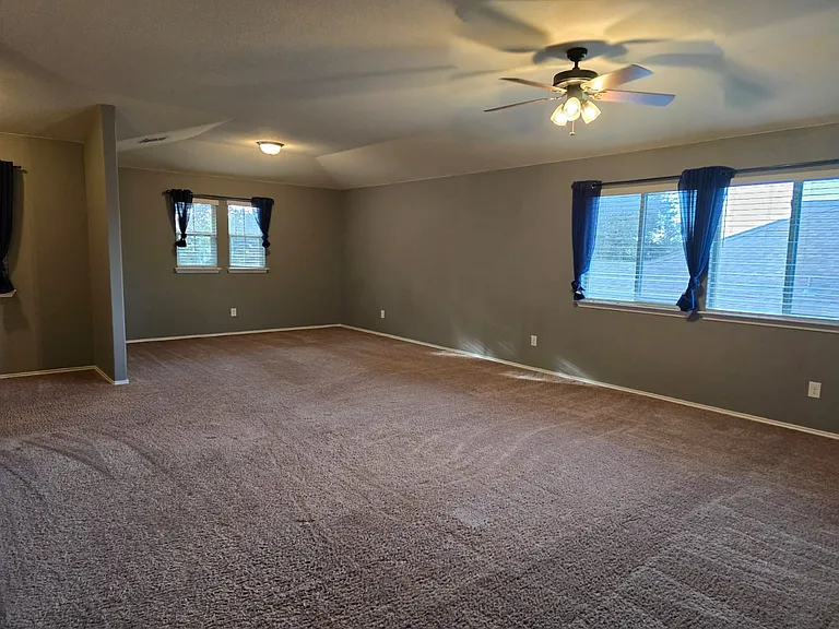 5561 Othello Dr — Photo 43