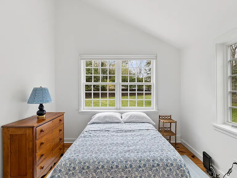 130 Montauk Hwy — Photo 7