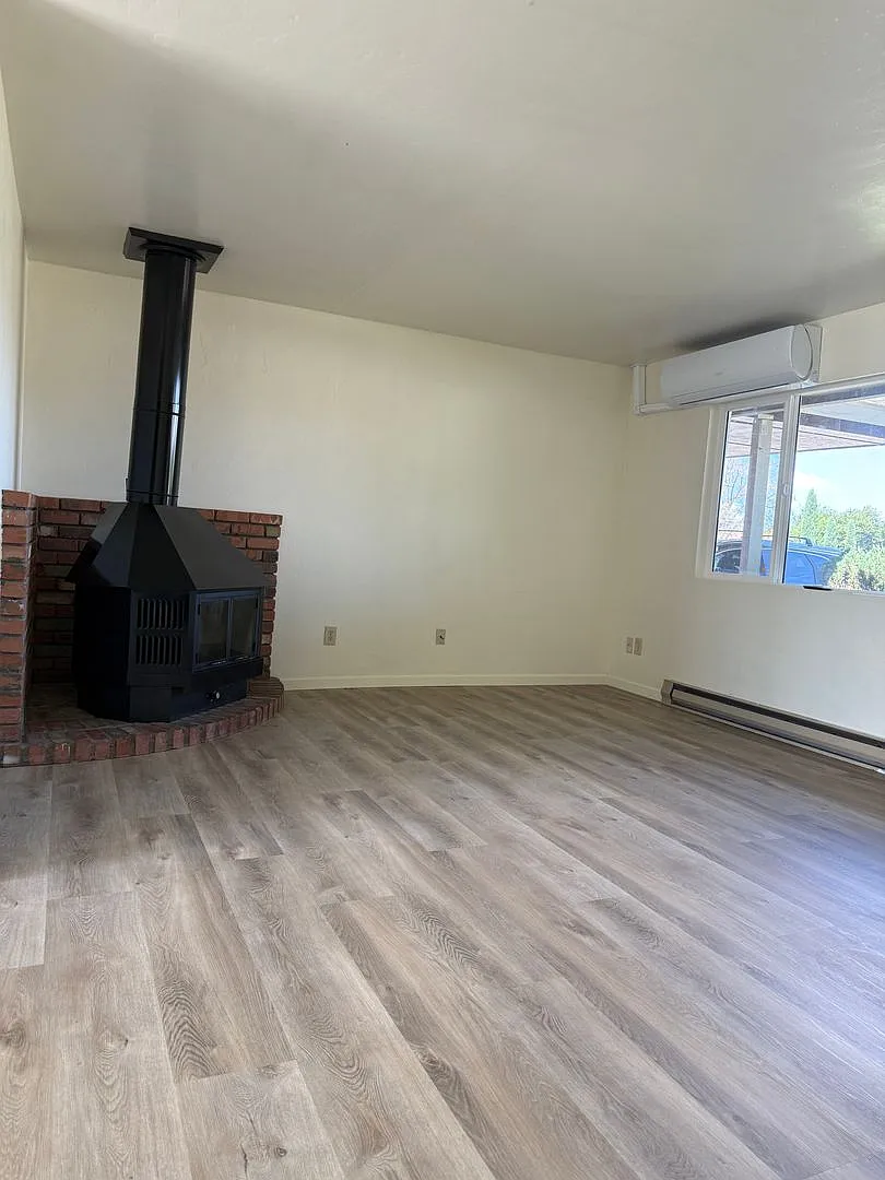 3 Bedroom, 2 bath home located in the heart of Prescott Valley. — Photo 4
