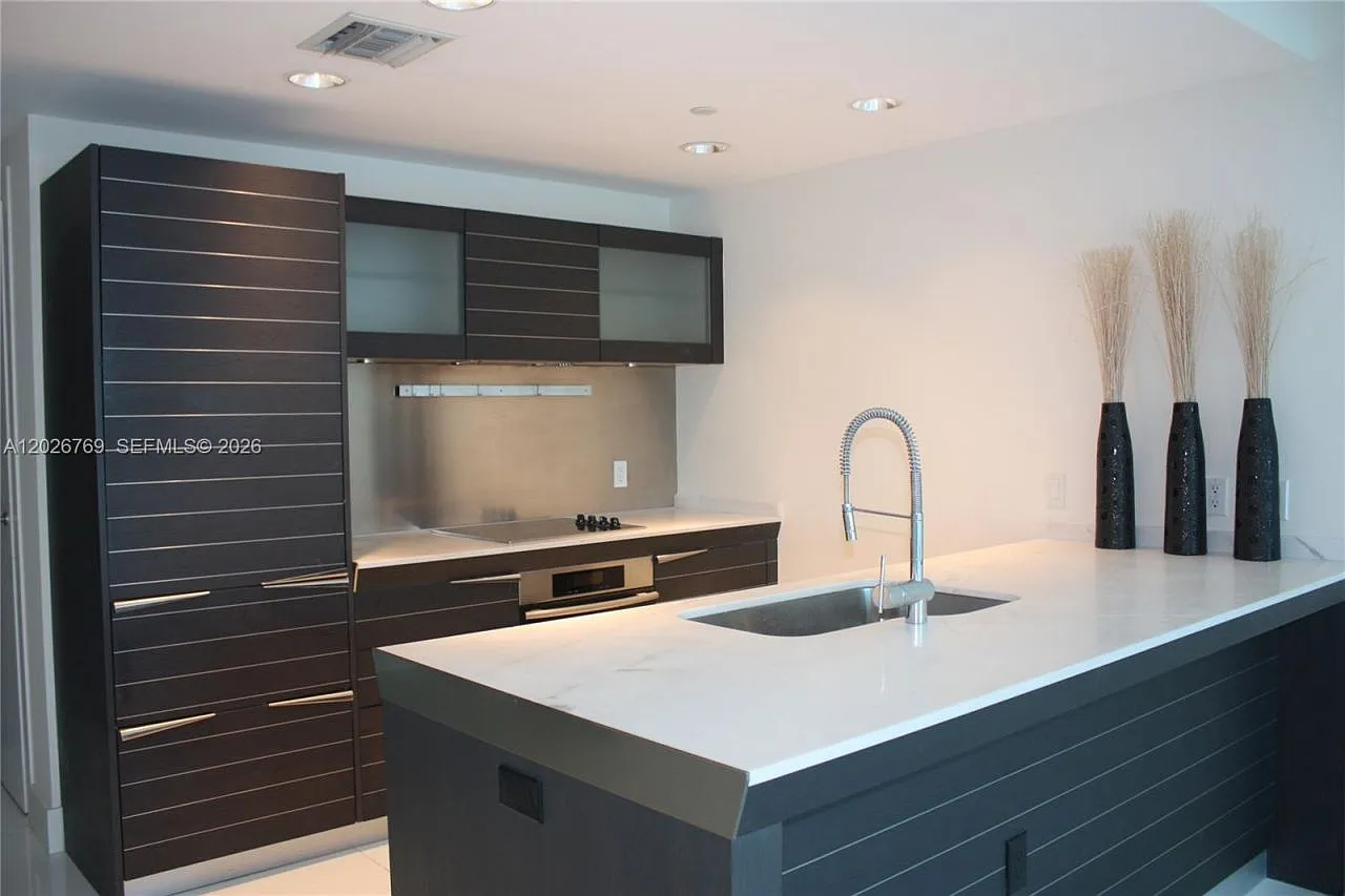 1 bed, 1.5 bath, 822 sqft, $3,950 — Photo 3