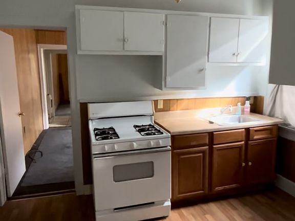 3rd image of 8817 Apple St