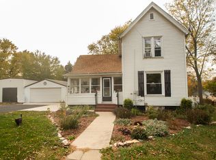 621 Carroll Ave, Dixon, IL 61021