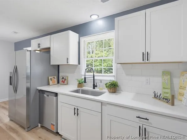 6612 Amanda Cir, Fayetteville, NC 28304