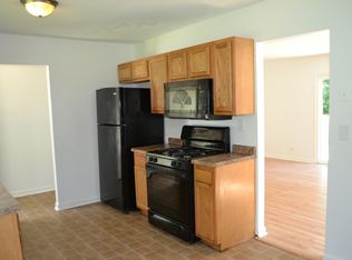 6813 Plumtree Ln, Hanover Park, IL 60133