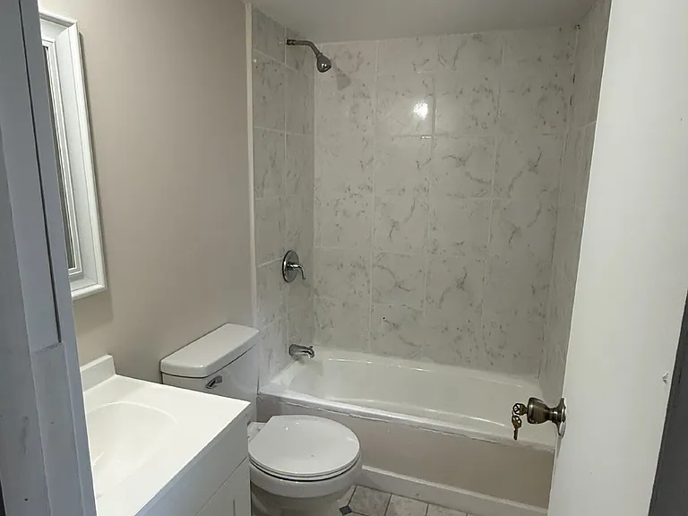 137 Barrington Dr — Photo 14