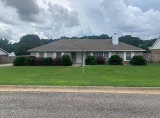 104 Stratford Ln, Enterprise, AL 36330