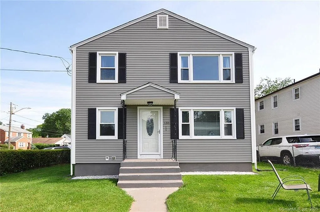 135 Connecticut Ave — Photo 1