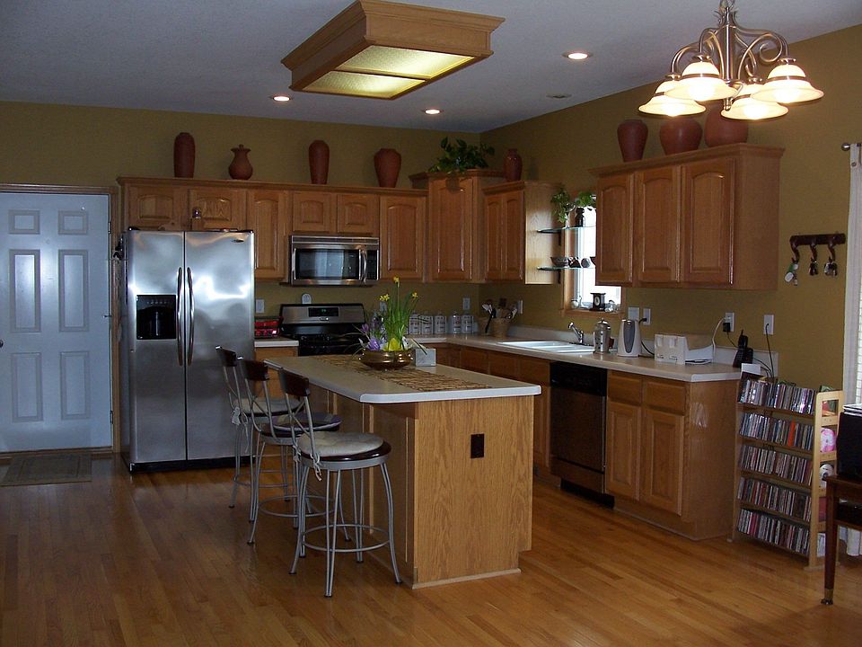 1st image of 2002 NE Bel Aire Dr