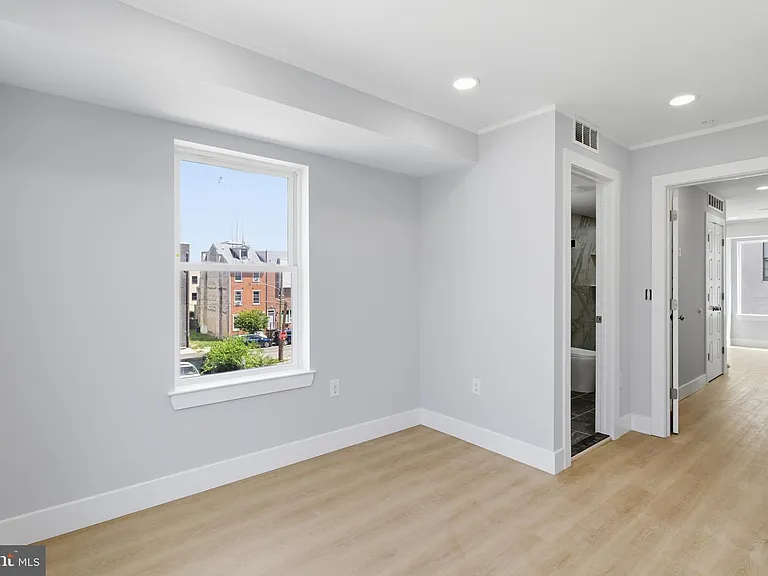 1511 W Flora St — Photo 27