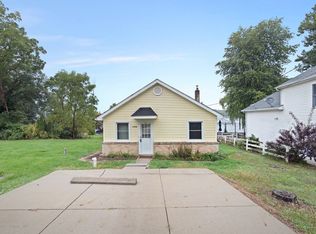 15586 Park Lake Rd, East Lansing, MI 48823