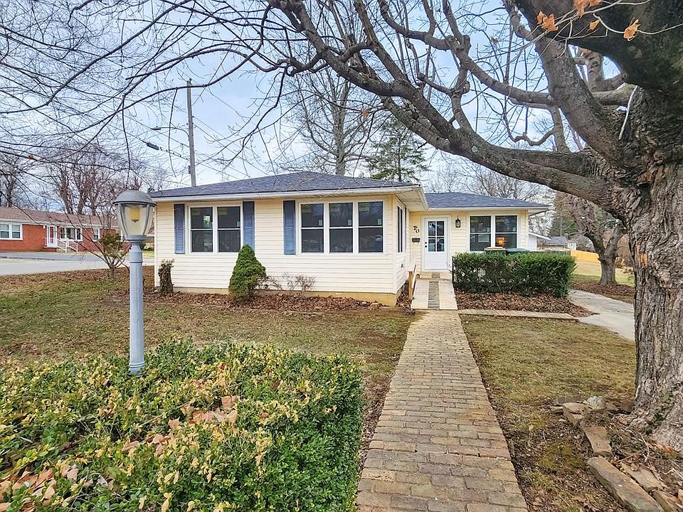 1st image of 20 Bartlett Dr