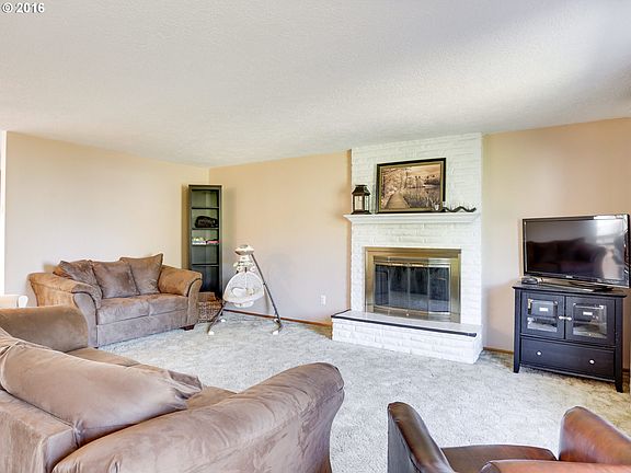 5th image of 6436 SE Aspen St