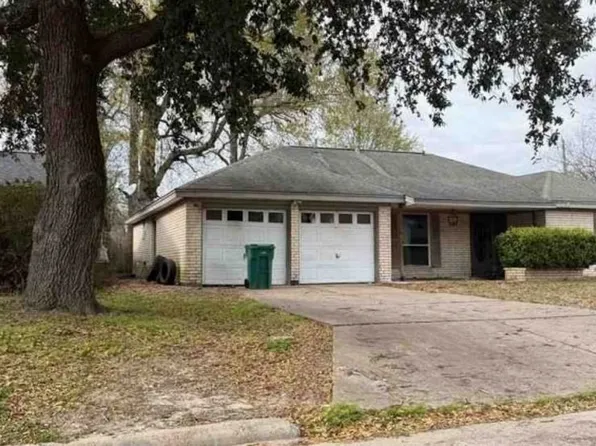 1924 W Decker Ave, Orange, TX 77632