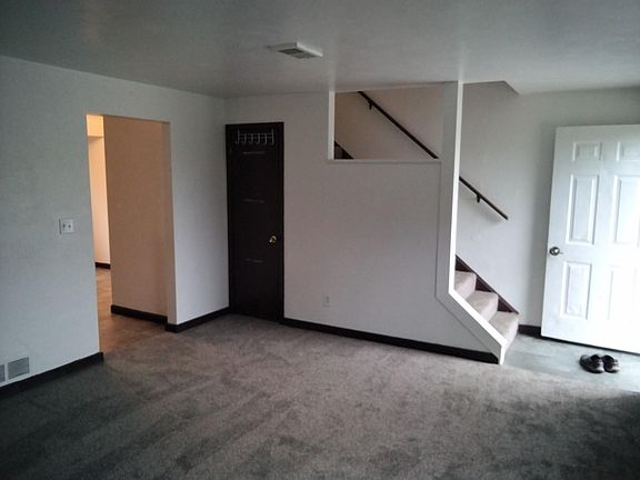 4th image of 174 Susan Dr