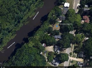 130 Park Ave, Allegan, MI 49010