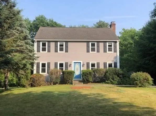 5 Plain St, Middleboro, MA 02346
