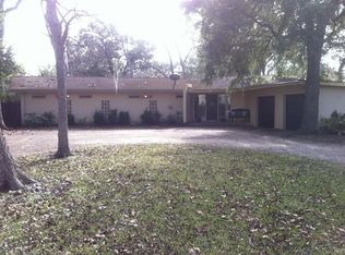 457 Southern Oaks Dr, Lake Jackson, TX 77566