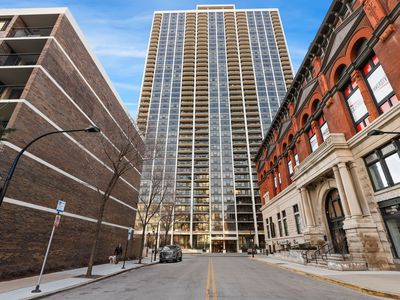 1560 N Sandburg Ter APT 2805J, Chicago, IL, 60610