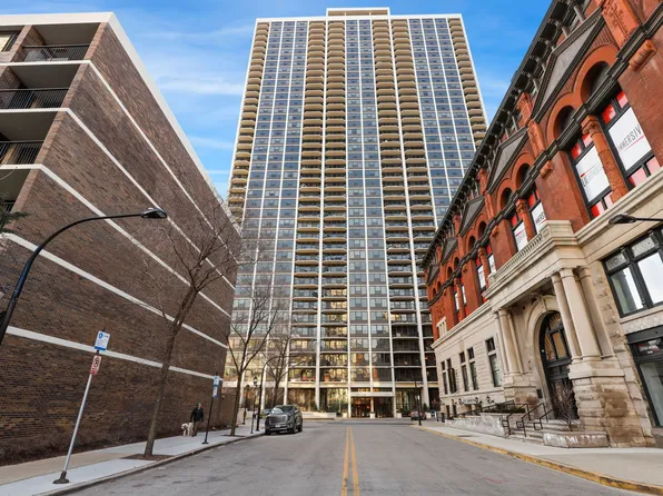 1560 N Sandburg Ter APT 2805J, Chicago, IL 60610