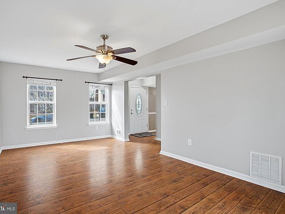 3rd image of 14367 Springbrook Ct