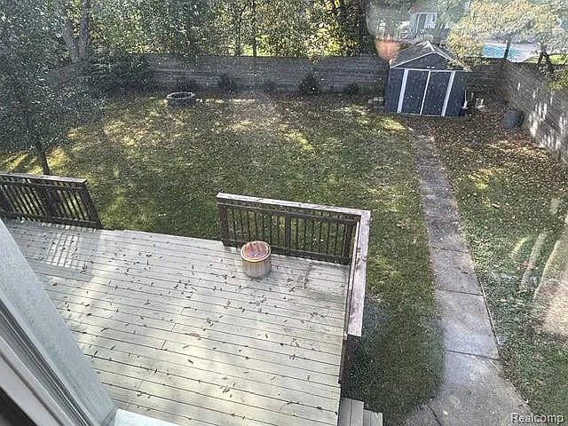 3 bed, 2.5 bath, 2351 sqft, $2,595 — Photo 2