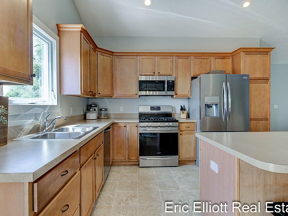 5th image of 6152 Sheldon Dr