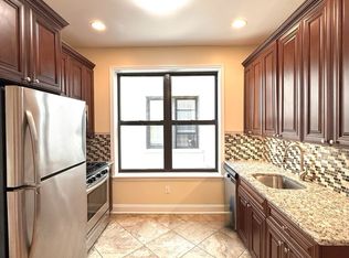 28-17 33rd St #2F, Astoria, NY 11103