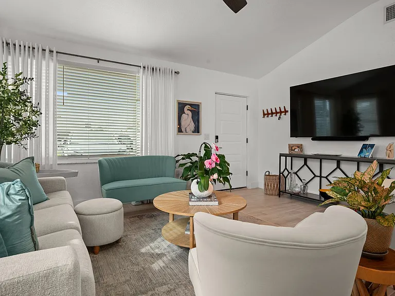 14032 N Bayshore Dr — Photo 3