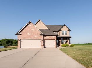 1428 Bridgehampton Rd, Troy, IL 62294