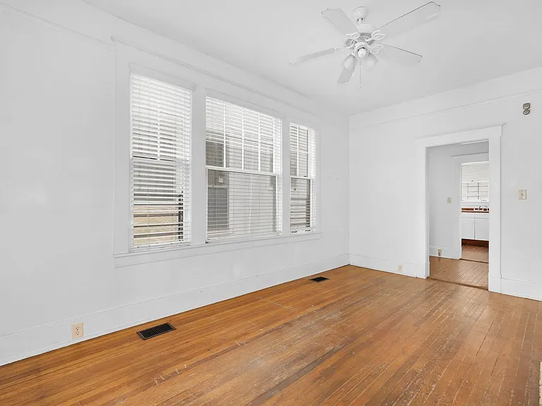 2234 Whitaker St — Photo 12