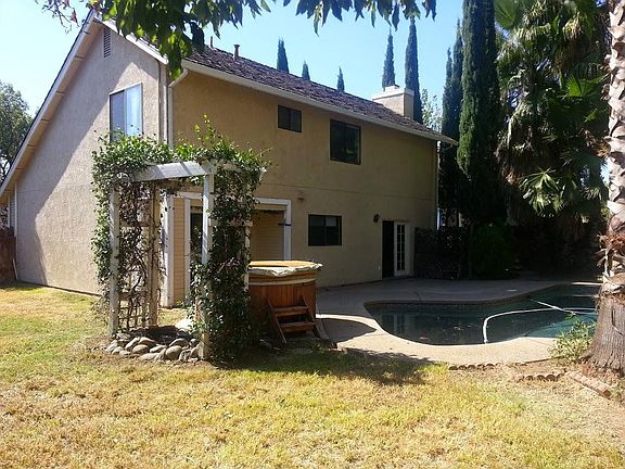 3rd image of 100 Arbuckle Ave